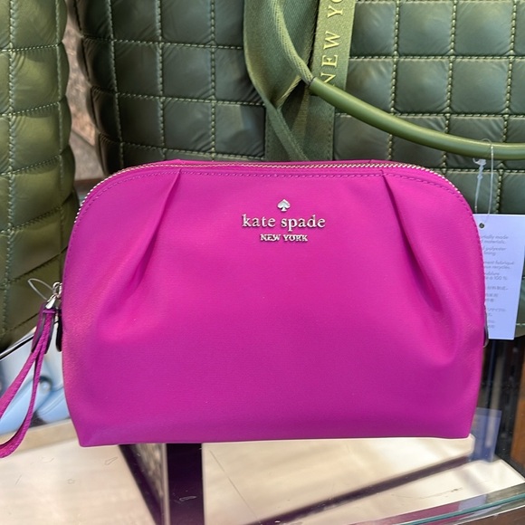 Kate Spade Chelsea Nylon Cosmetic Bag
Baja Rose
NWT - Picture 5 of 16